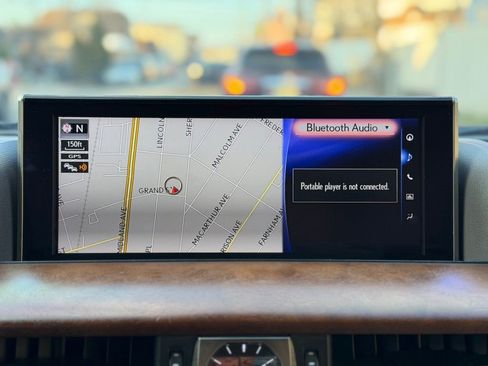 Used 2016 Lexus LX 570 4WD w/ Luxury Package image 36