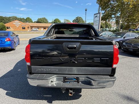 Used 2005 Chevrolet Avalanche LS w/ Chrome Exterior Package image 7