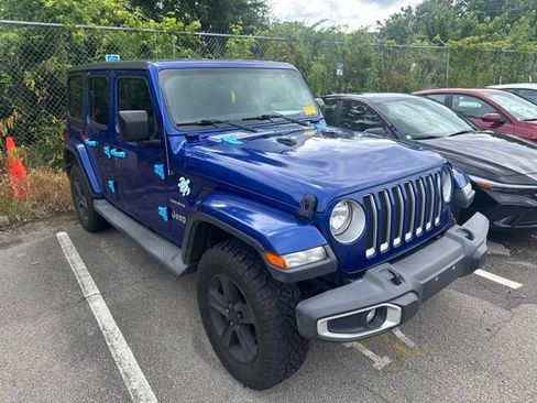 Used 2019 Jeep Wrangler Unlimited Sahara w/ Cold Weather Group AWD/4WD image 2