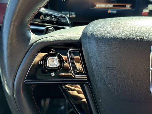 Used 2023 Lincoln Corsair Reserve w/ Equipment Group 201A image 17