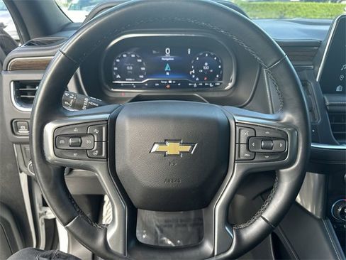 Used 2023 Chevrolet Suburban Premier image 11