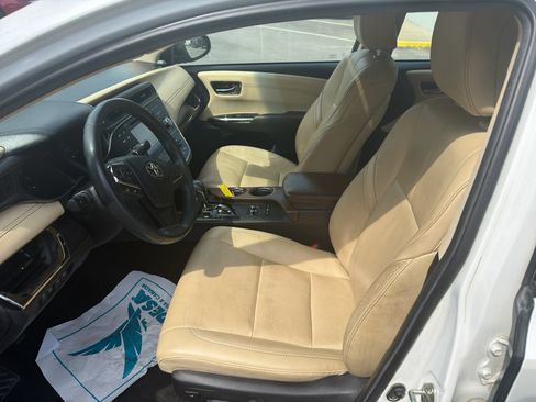Used 2016 Toyota Avalon Limited w/ Toyota Safety Sense Package FWD image 7
