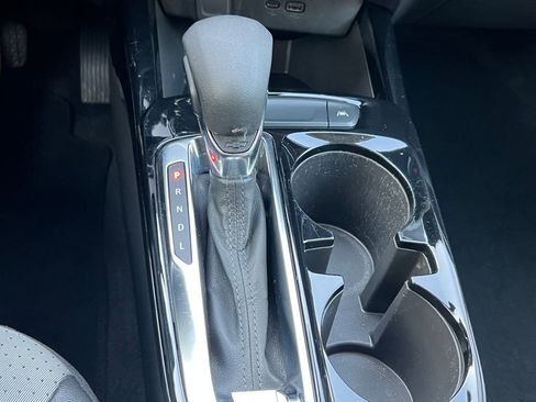 Used 2025 Chevrolet Trax LT image 27