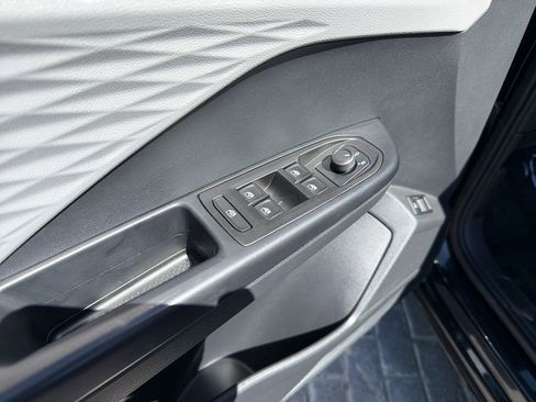 Certified 2024 Volkswagen Taos S FWD image 13