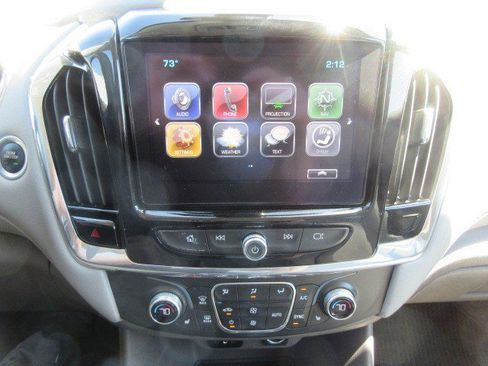 Used 2019 Chevrolet Traverse LT w/ LT Premium Package FWD image 19