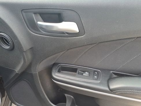 Used 2019 Dodge Charger SXT image 12