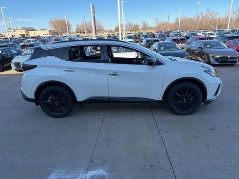 Used 2024 Nissan Murano SV w/ SV Midnight Edition Package image 7