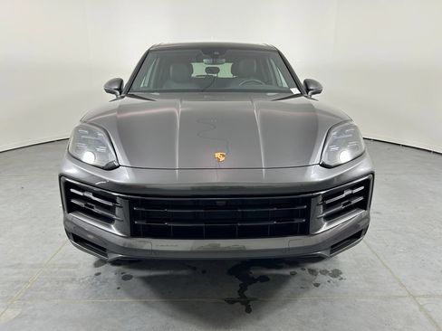 Certified 2026 Porsche Cayenne AWD/4WD image 10