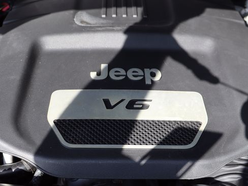 Used 2017 Jeep Wrangler Unlimited Sahara AWD/4WD image 56