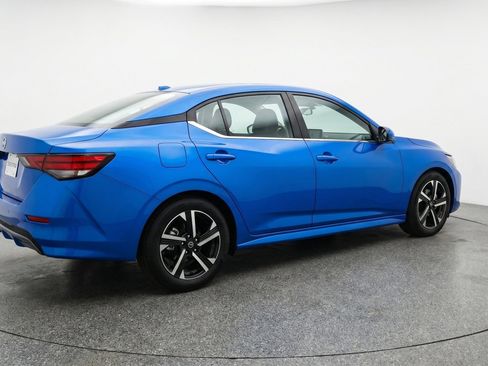 Used 2025 Nissan Sentra SV FWD image 7