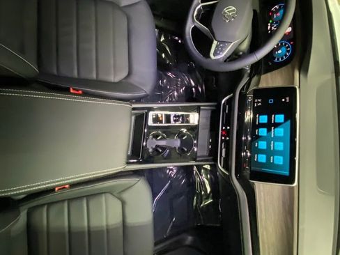 New 2026 Volkswagen Atlas SEL image 10