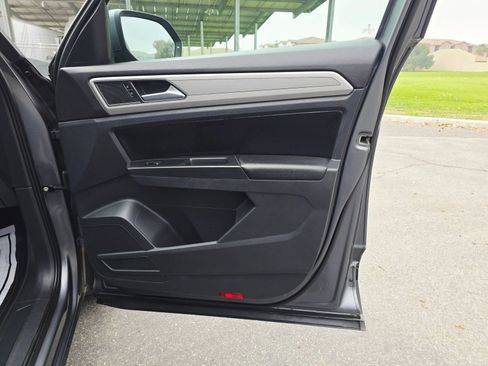 Used 2018 Volkswagen Atlas Launch Edition image 25