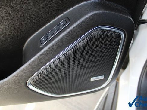 Used 2020 GMC Yukon XL SLT image 18