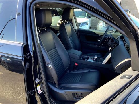 Used 2024 Land Rover Discovery Sport S image 7
