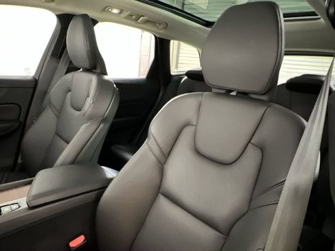 Used 2023 Volvo XC60 B5 Plus w/ Protection Package Premier image 14