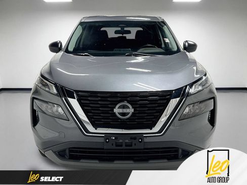 Used 2023 Nissan Rogue S AWD/4WD image 2