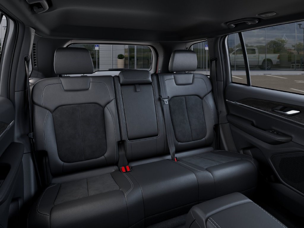 New 2026 Jeep Grand Cherokee Altitude AWD/4WD image 16