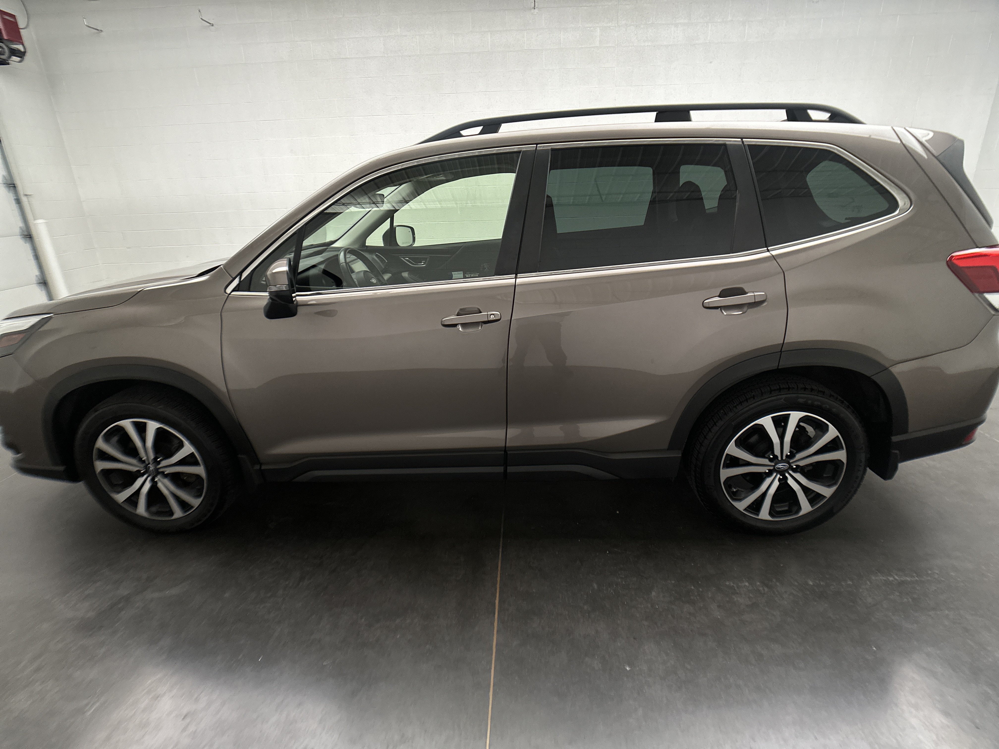 Used 2023 Subaru Forester Limited AWD/4WD image 6
