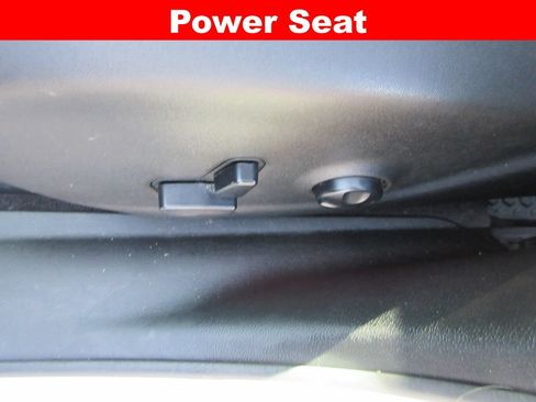 Used 2016 Jeep Cherokee Latitude w/ Comfort/Convenience Group FWD image 23