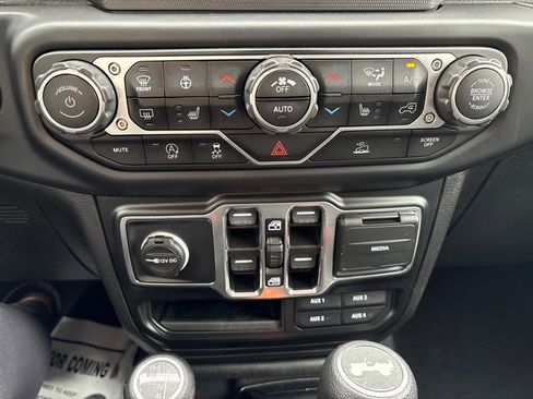 Used 2021 Jeep Wrangler Unlimited Sport AWD/4WD image 16