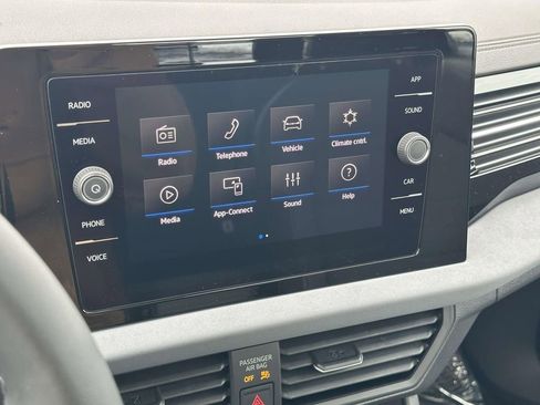 New 2026 Volkswagen Jetta SE FWD image 19