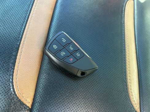 Used 2024 GMC Yukon XL AT4 w/ Technology Package AWD/4WD image 33