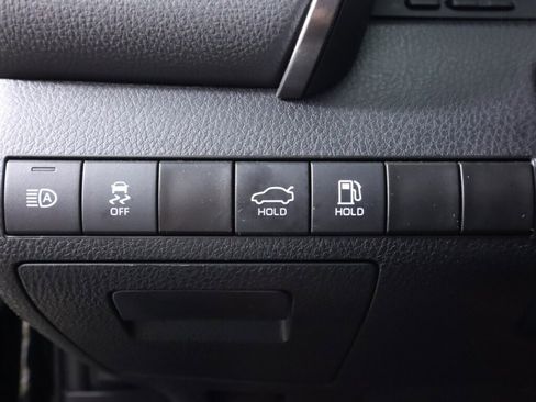 Used 2023 Toyota Camry SE image 10