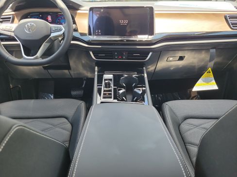 New 2026 Volkswagen Atlas SE FWD image 14