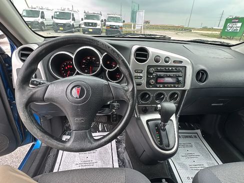 Used 2008 Pontiac Vibe w/ Sport Package FWD image 12
