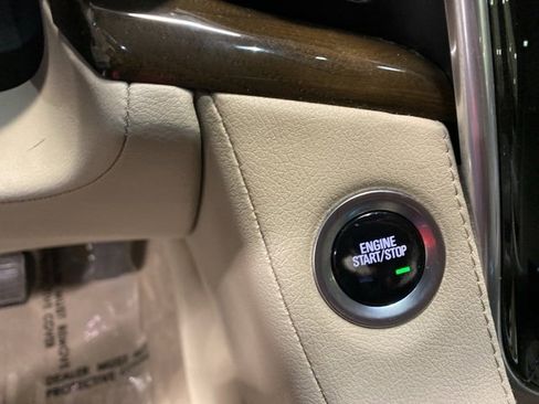 Used 2020 Cadillac Escalade ESV Premium Luxury w/ LPO, Radiant Package image 18