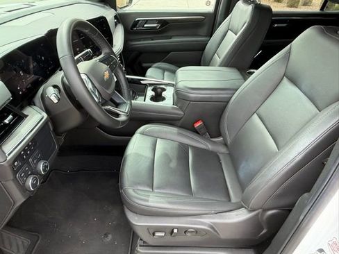 Used 2025 Chevrolet Tahoe LT image 11