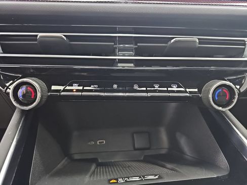Certified 2024 Chevrolet Traverse RS w/ LPO, Floor Liner Package AWD/4WD image 29