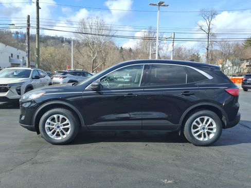 Used 2022 Ford Escape SE w/ Cold Weather Package image 2