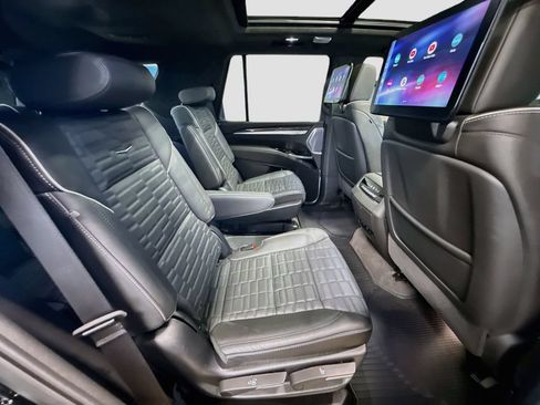 Used 2025 Cadillac Escalade V AWD/4WD image 31