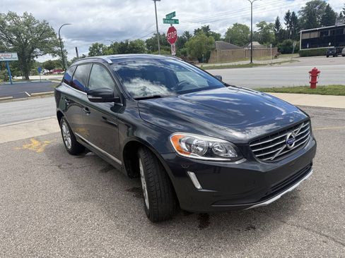 Used 2016 Volvo XC60 T5 Premier w/ Proximity Package FWD image 15