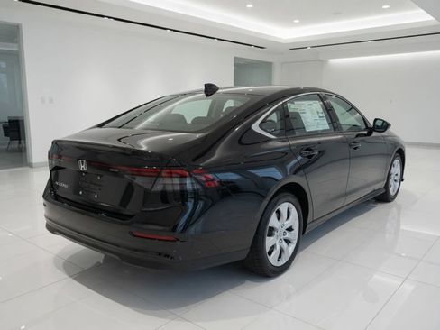 Used 2024 Honda Accord EX image 3