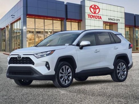 Used 2023 Toyota RAV4 XLE Premium FWD image 2