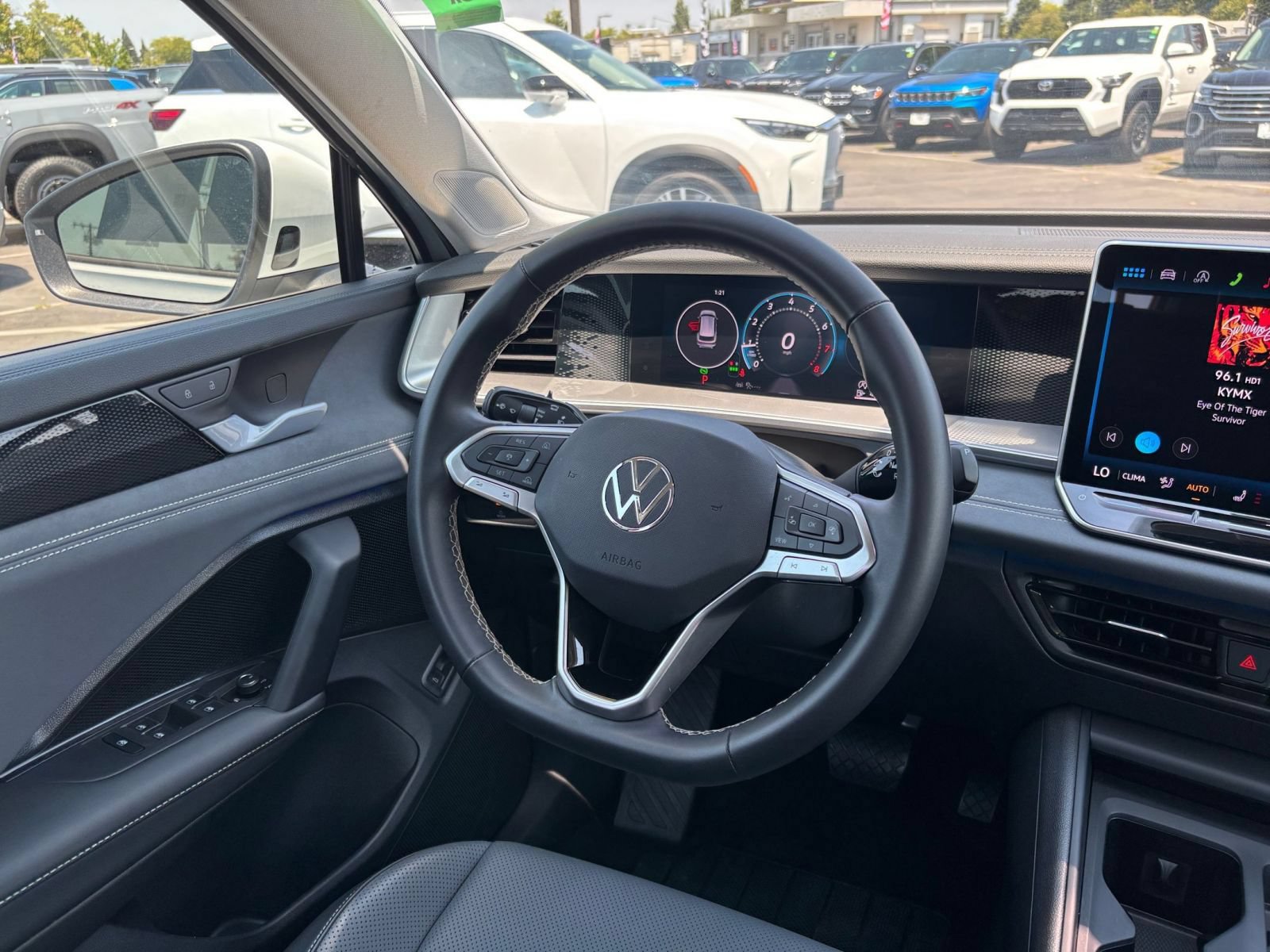 Used 2026 Volkswagen Tiguan SE FWD image 35