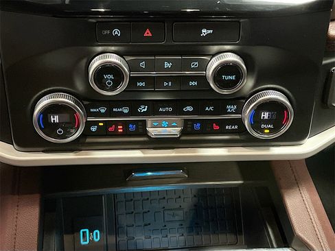 Used 2024 Ford Expedition Max Limited image 16