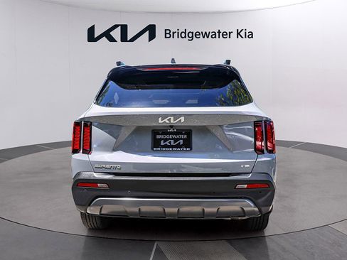 Certified 2023 Kia Sorento S w/ Panoramic Sunroof Package AWD/4WD image 5