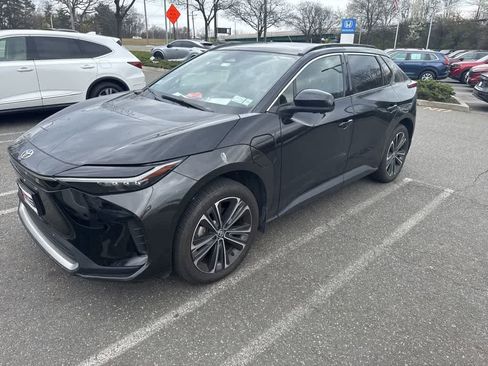 Used 2023 Toyota bZ4X Limited image 1