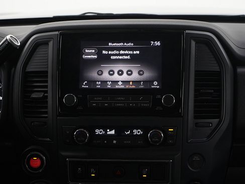 Used 2024 Nissan Titan SV w/ SV Convenience Package image 14