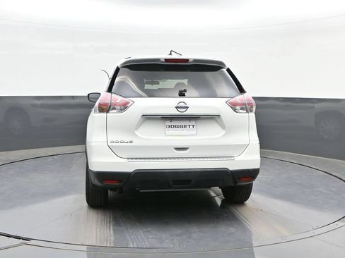 Used 2016 Nissan Rogue S w/ S Family Package FWD image 8