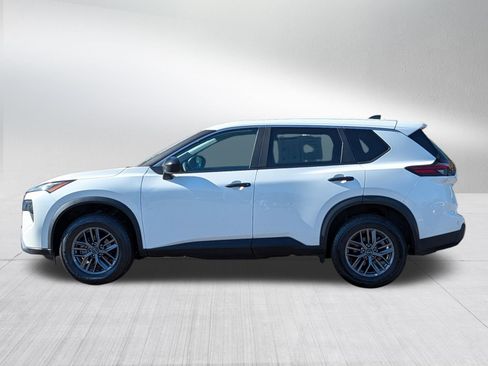 Used 2024 Nissan Rogue S AWD/4WD image 4