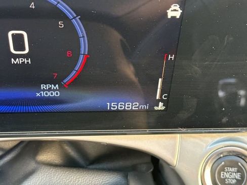 Used 2025 Chevrolet Trax LT w/ LT Convenience Package image 37