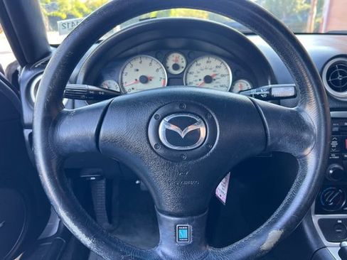 Used 2003 MAZDA MX-5 Miata RWD image 22