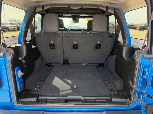 Used 2024 Jeep Wrangler Sport S image 15