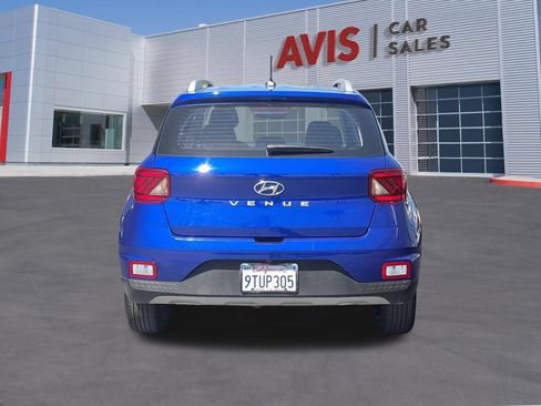Used 2025 Hyundai Venue SEL FWD image 7