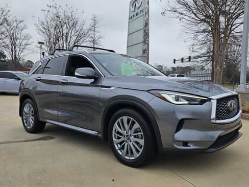 Certified 2025 INFINITI QX50 Luxe image 8