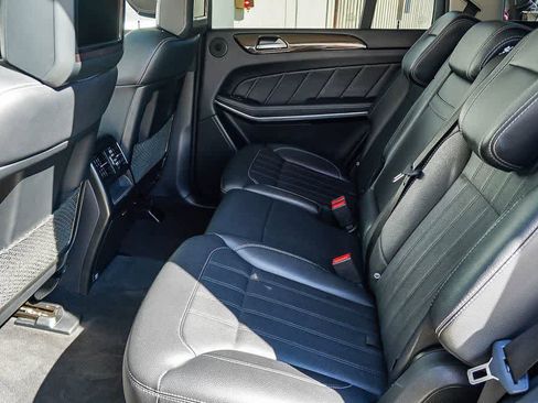 Used 2014 Mercedes-Benz GL 450 4MATIC image 21